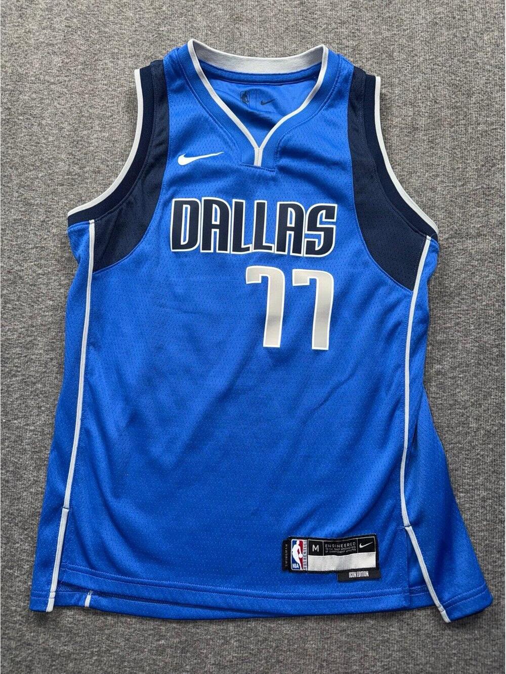 Nike Swingman Jersey Youth M 10/12 Dallas Mavericks Luka Doncic 77 Icon Edition